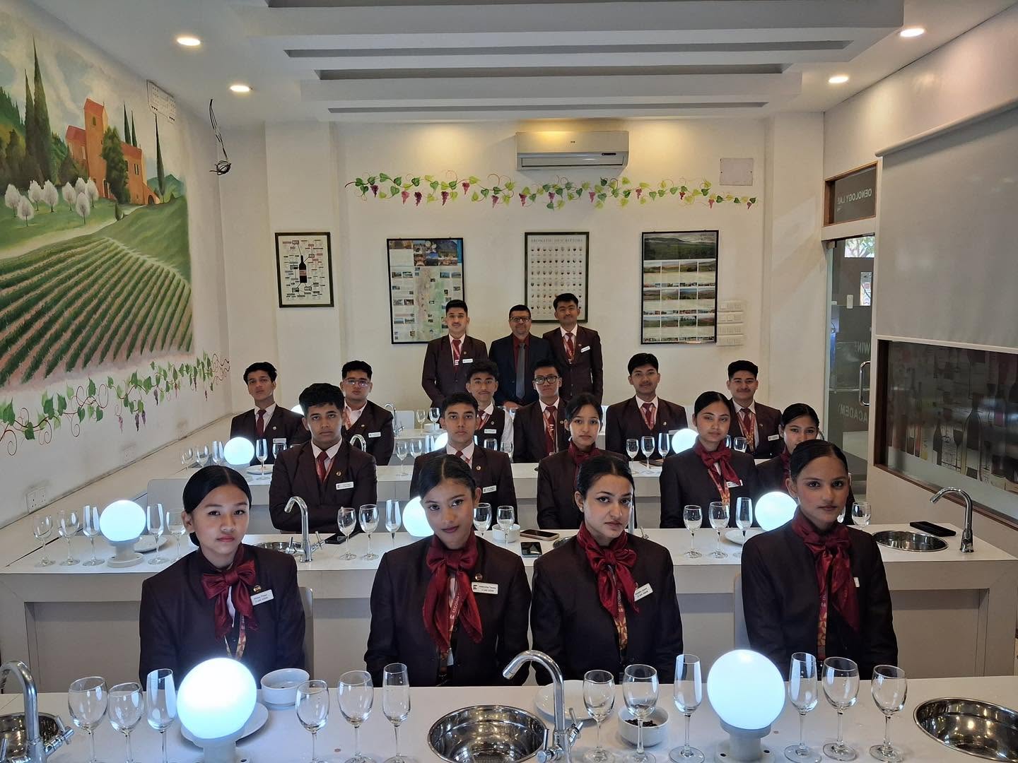 Welcoming the students of EECOHM